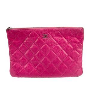 Chanel caviar Quilted pink leather Clutch